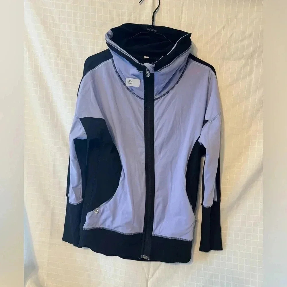 Lululemon Women’s Pump It Up Jacket size 10Polar Haze Black Purple Luxtreme